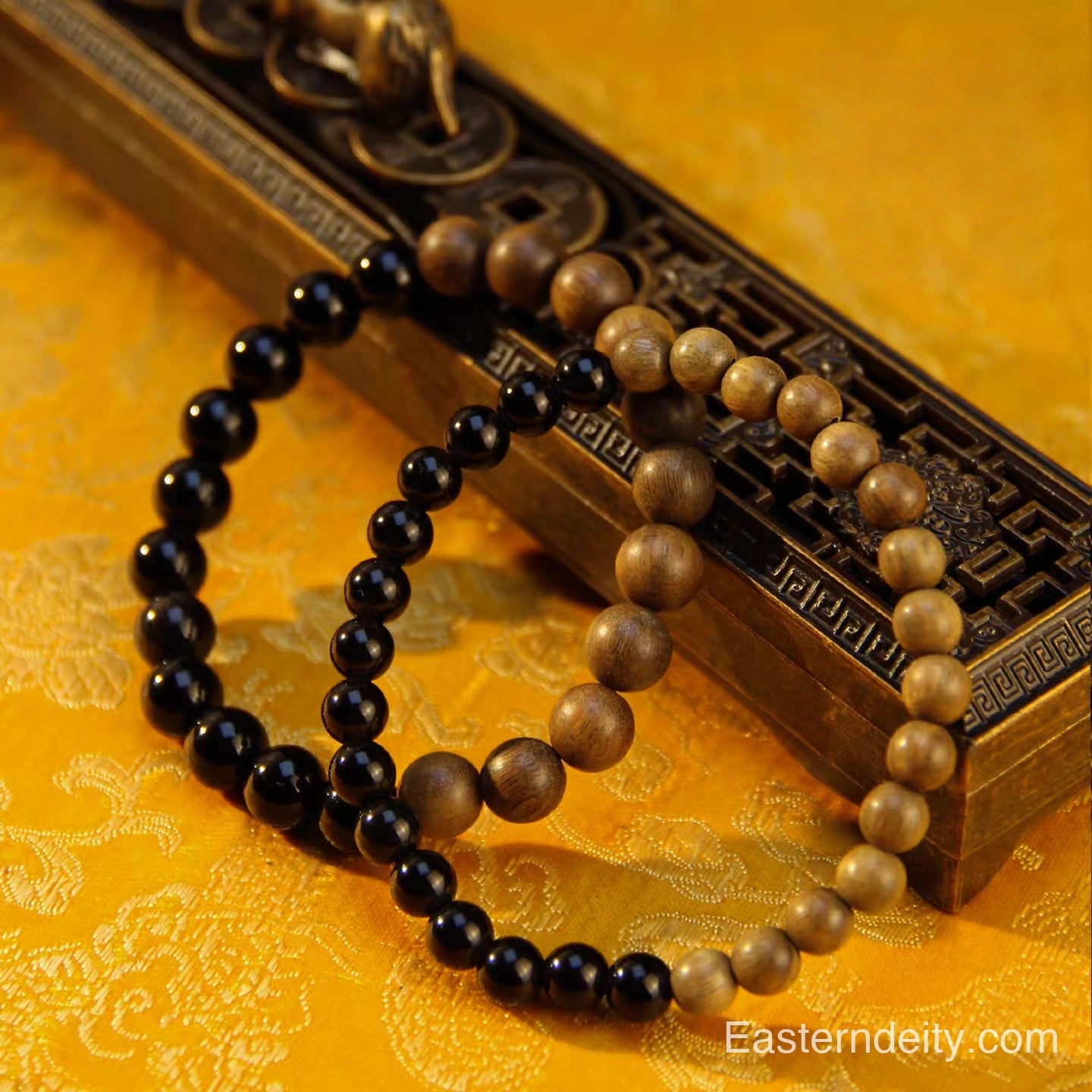 Pulsera de obsidiana oriental y sándalo verde