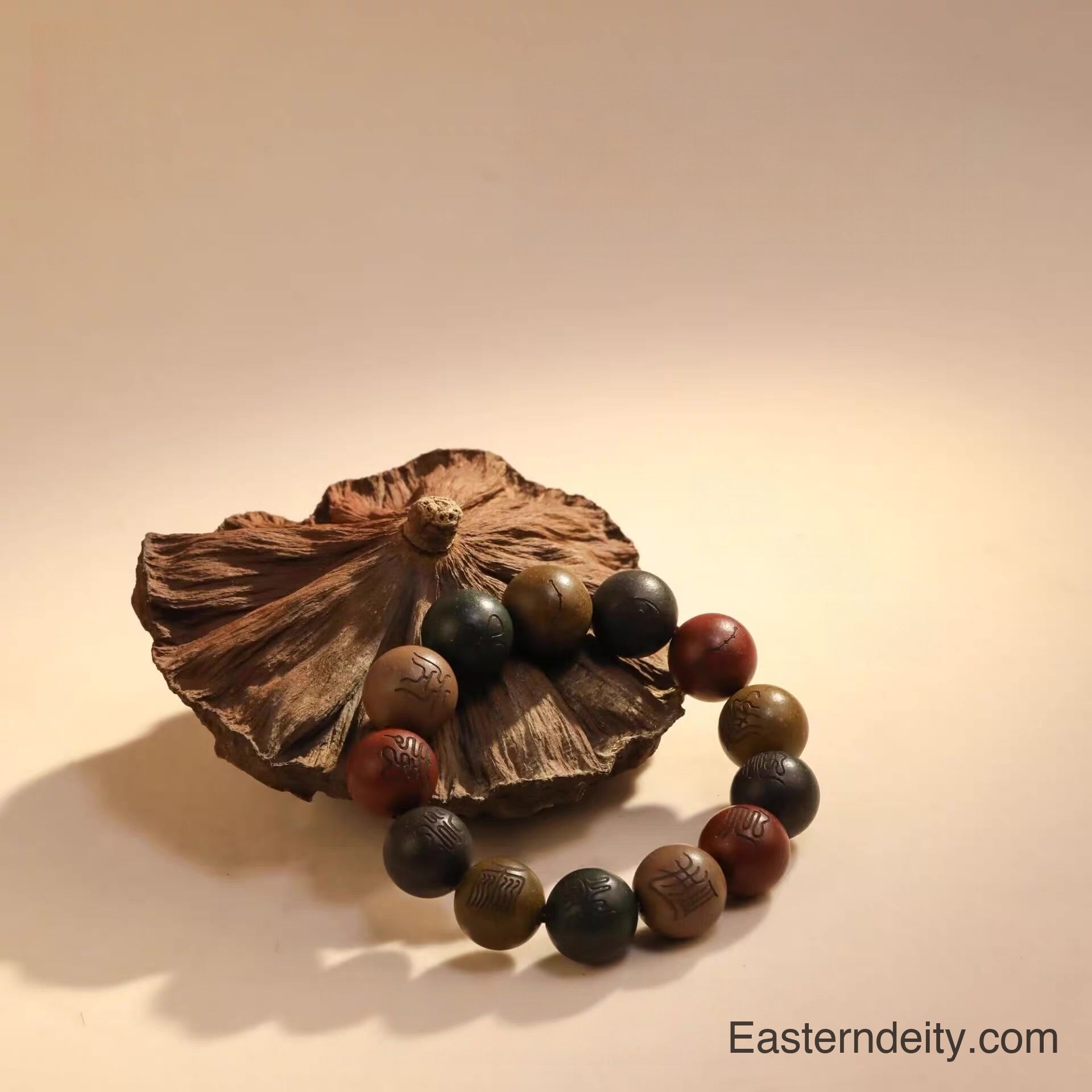 Pulsera de madera con cuentas de incienso de los cinco elementos orientales y diseño de rayo