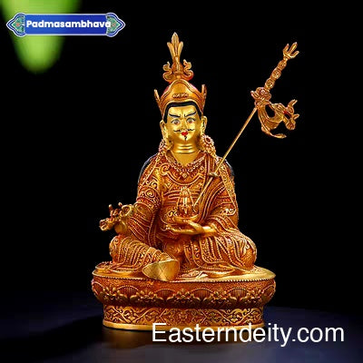 Estatua de Buda antigua de cobre puro rojo dorado forjada a mano en el Himalaya — Objeto decorativo de colección