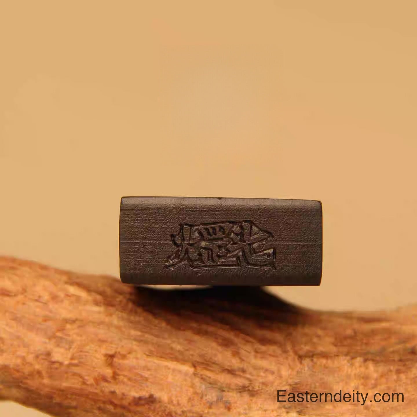 Ficha de mando de cinco truenos de madera añejada de 10 años del este